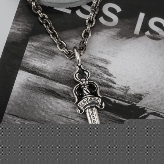 Ch**me He**ts necklaces